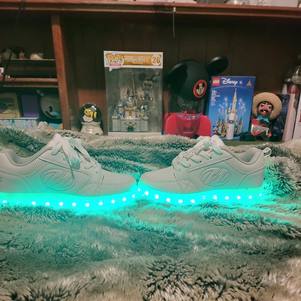 HEELYS LIGHT UP SKATE SHOES
